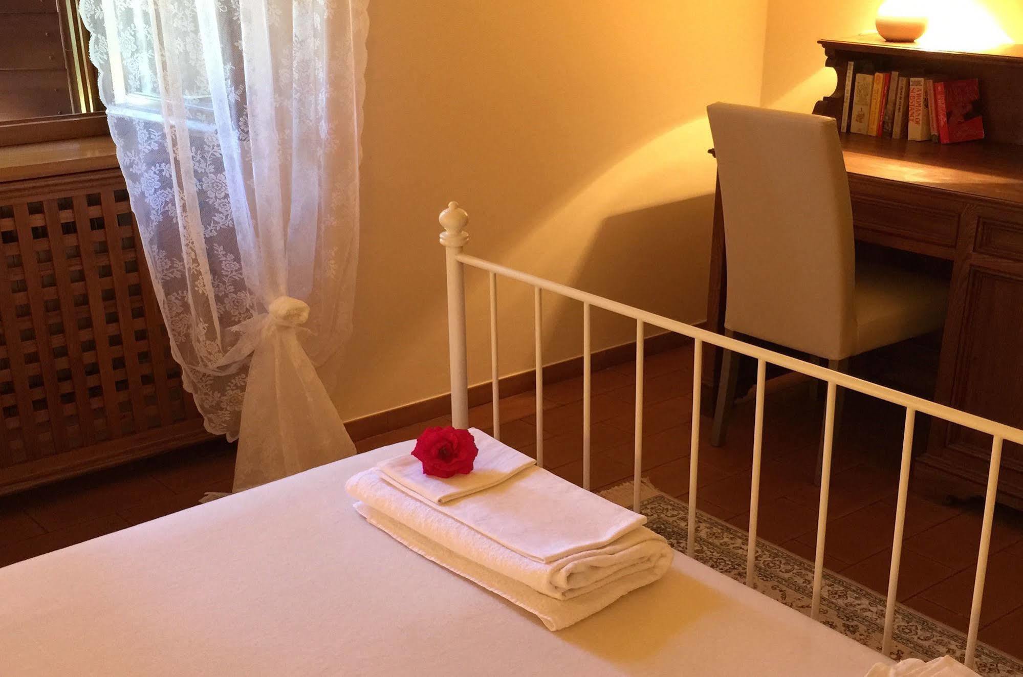 Convento Di San Francesco Mondaino Bed & Breakfast Exterior photo